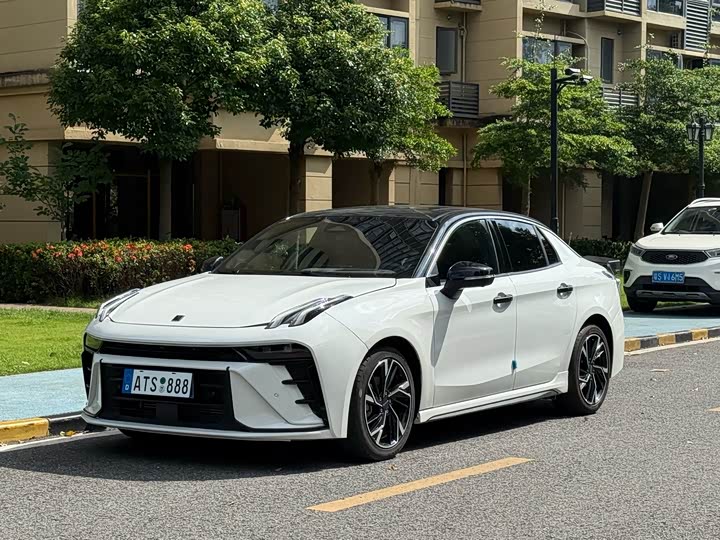 Lynk & Co 03, 2025 — купить в Ульяновске под ключ