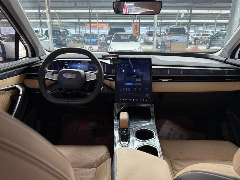 Geely Atlas L, 2022 — фото 7 из 12