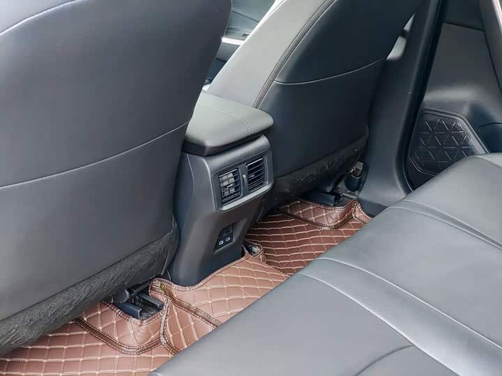 Toyota Wildlander, 2022 — фото 9 из 9