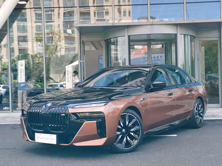 BMW i7, 2024 — фото 7 из 9