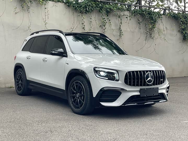 Mercedes-Benz GLB-Class AMG, 2023 — фото 3 из 9