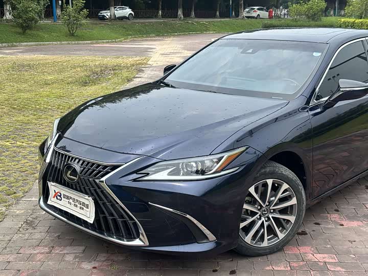 Lexus ES, 2023 — фото 4 из 9
