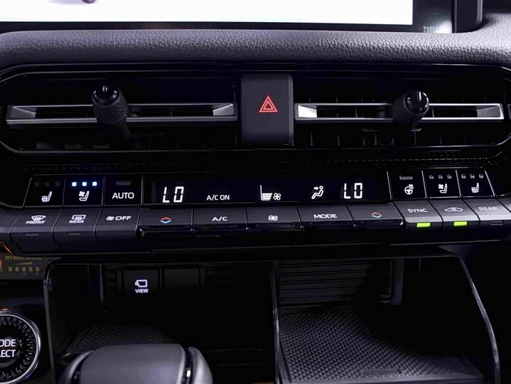 Toyota Prado, 2025 — фото 7 из 9