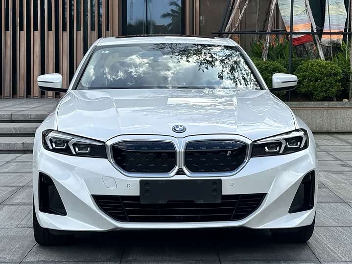 BMW i3, 2022 — фото 3 из 9