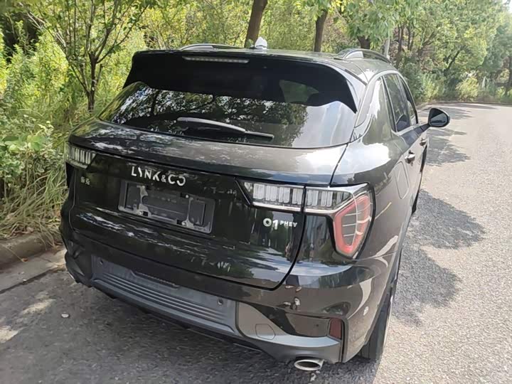 Lynk & Co 01 EM-P Hybrid, 2021 — фото 7 из 9