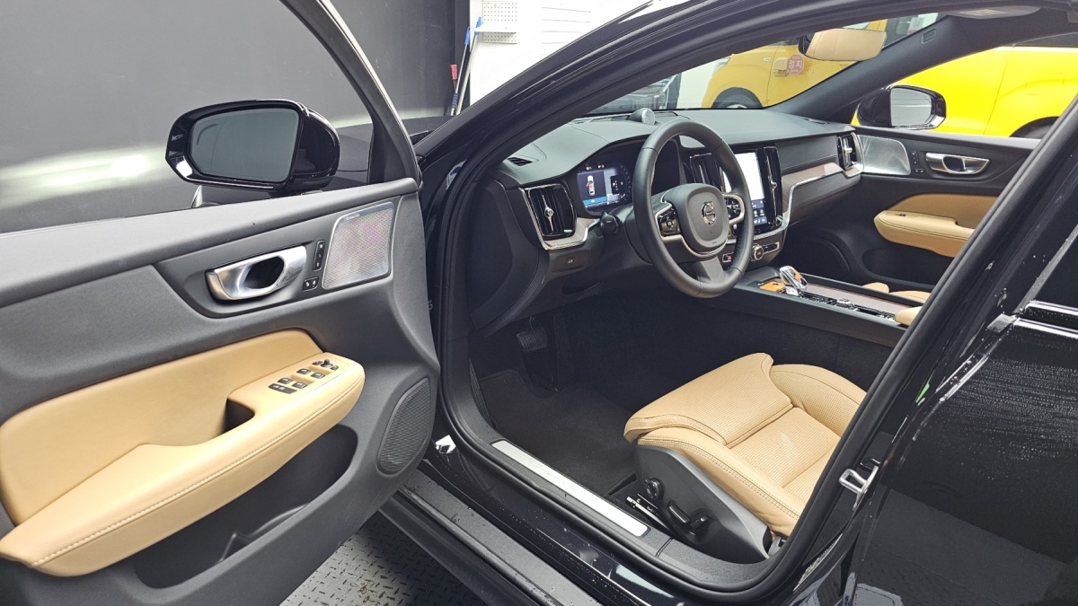 Volvo V60, 2025 — фото 9 из 12