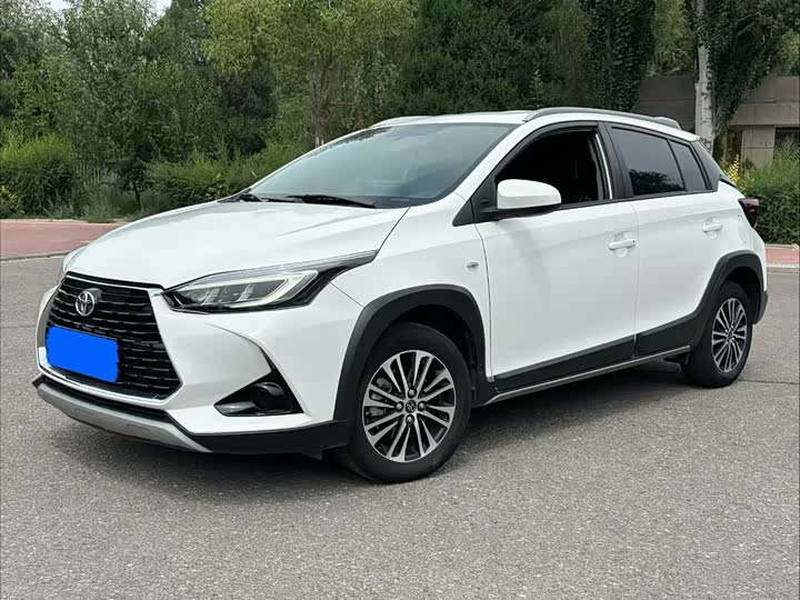 Toyota Yaris L Hatchback, 2022 — купить в Самаре под ключ