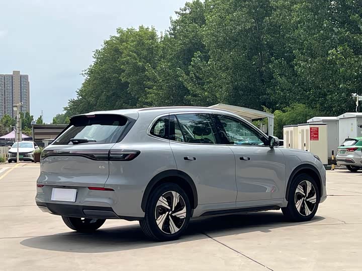 Geely Galaxy E5, 2024 — фото 4 из 9