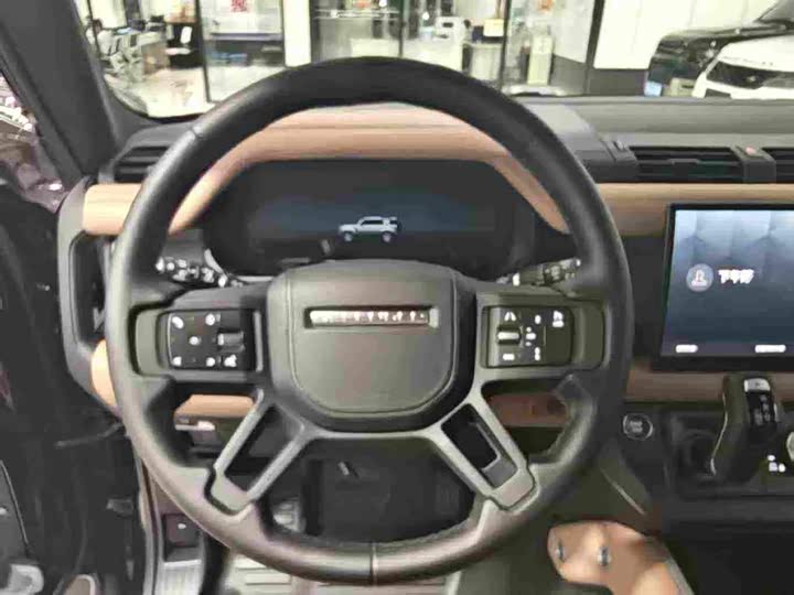 Land Rover Defender, 2025 — фото 8 из 9