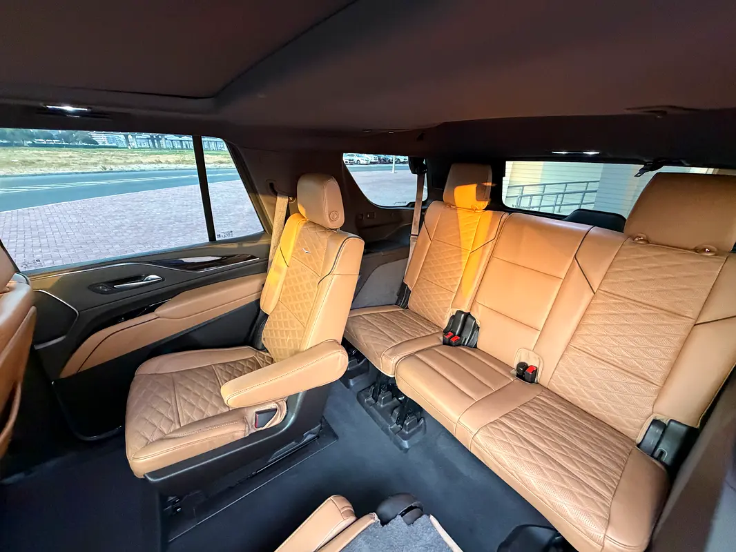 Cadillac Escalade, 2023 — фото 10 из 10