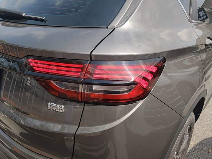 Geely Coolray, 2023 — фото 8 из 9