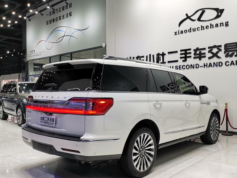 Lincoln Navigator, 2023 — фото 6 из 12