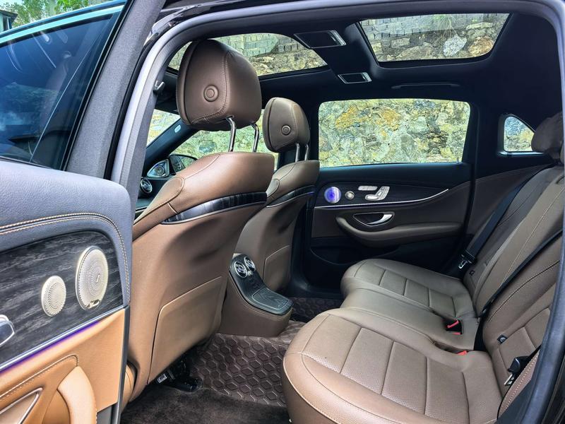 Mercedes-Benz E-Class, 2023 — фото 10 из 11