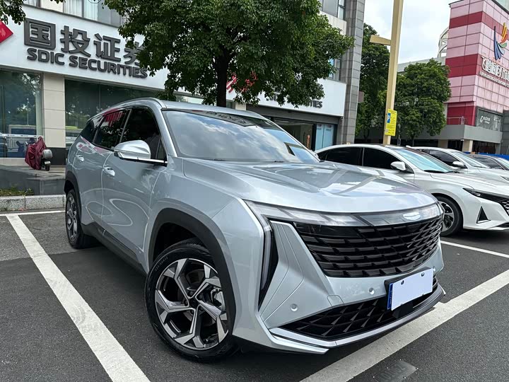 Geely Atlas L, 2024 — фото 3 из 9