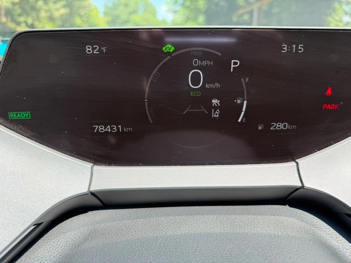 Toyota Prius, 2023 — фото 8 из 11
