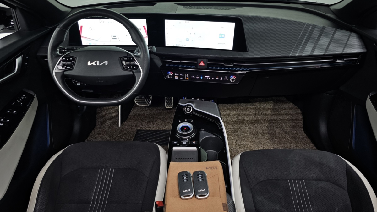 Kia EV6, 2023 — фото 7 из 12