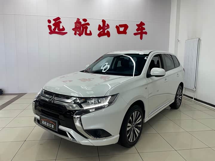Mitsubishi Outlander, 2022 — купить в Кирове под ключ