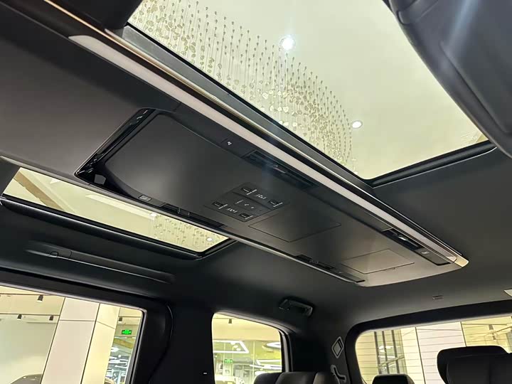 Toyota Vellfire, 2025 — фото 11 из 12