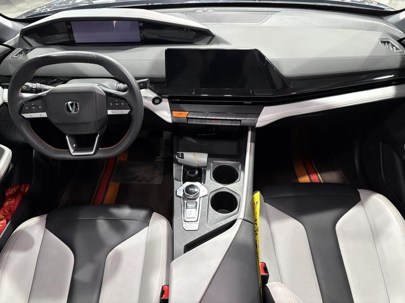 Changan UNI-V Hybrid, 2024 — фото 7 из 10