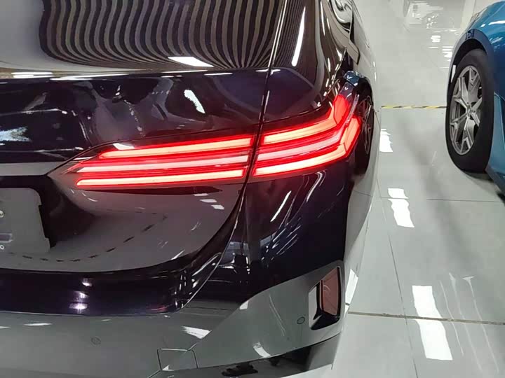 BMW i5, 2024 — фото 8 из 9