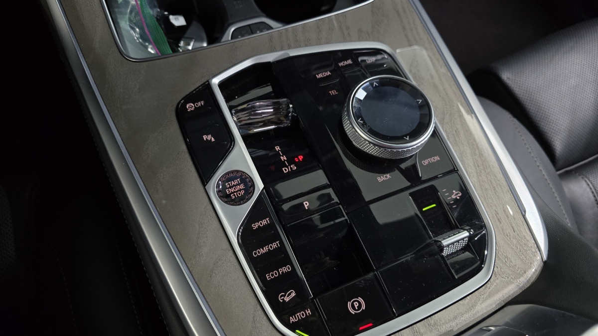BMW X7, 2024 — фото 8 из 12
