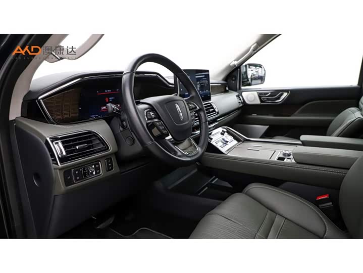 Lincoln Navigator, 2023 — фото 6 из 9