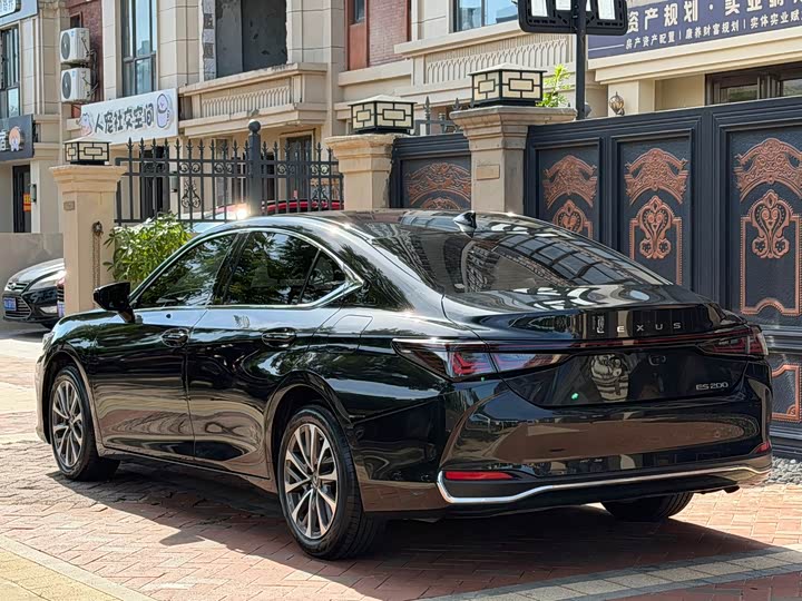 Lexus ES, 2026 — фото 7 из 9