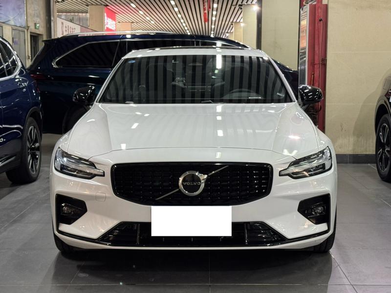 Volvo S60, 2024 — фото 2 из 10