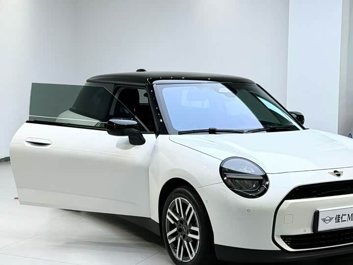 Mini Cooper, 2024 — фото 2 из 9