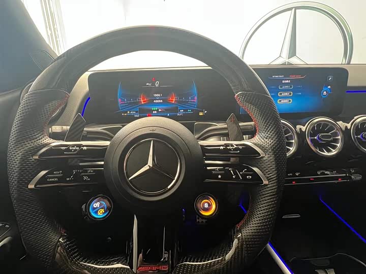Mercedes-Benz GLB-Class AMG, 2024 — фото 5 из 9