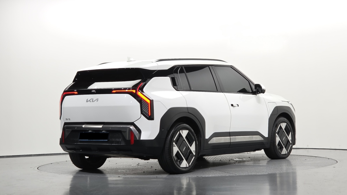 Kia EV3, 2024 — фото 2 из 12
