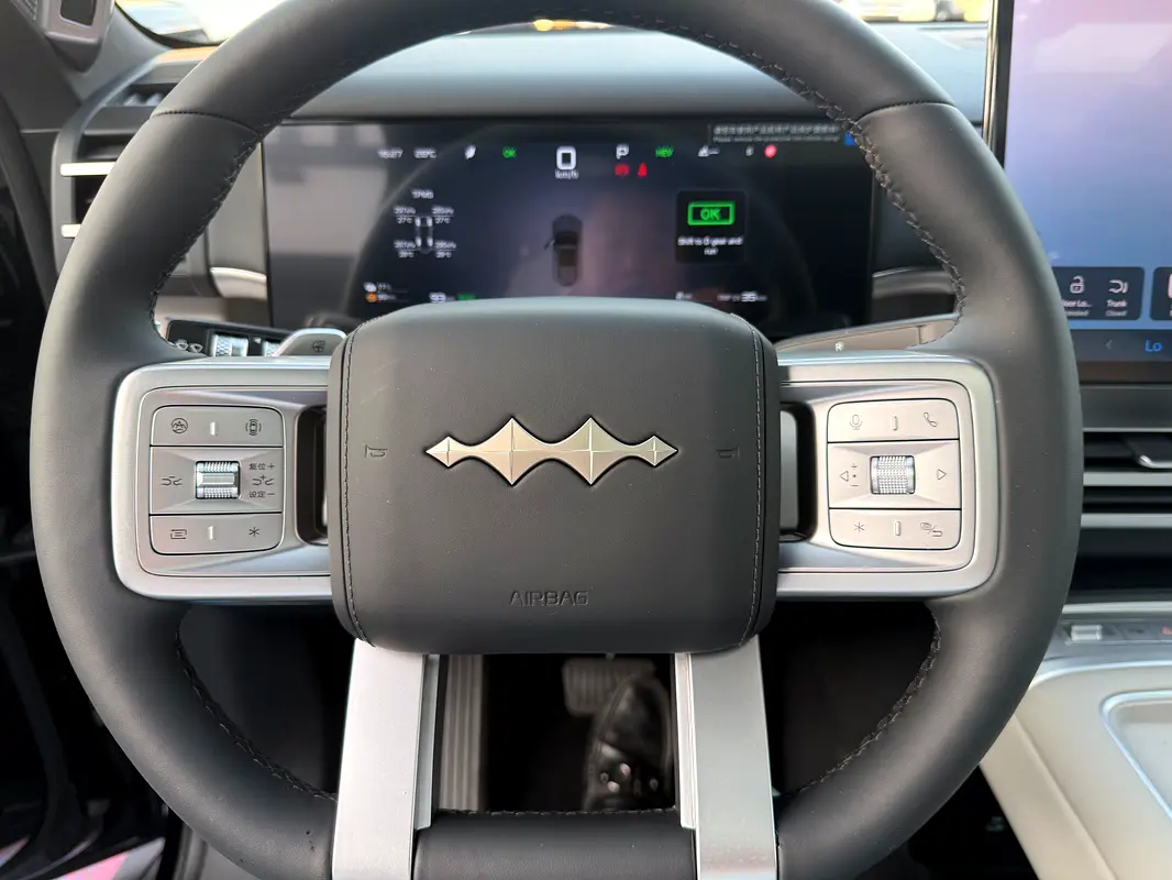 BYD Leopard Titanium 7, 2025 — фото 7 из 10