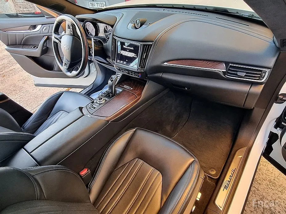 Maserati Levante, 2022 — фото 6 из 12