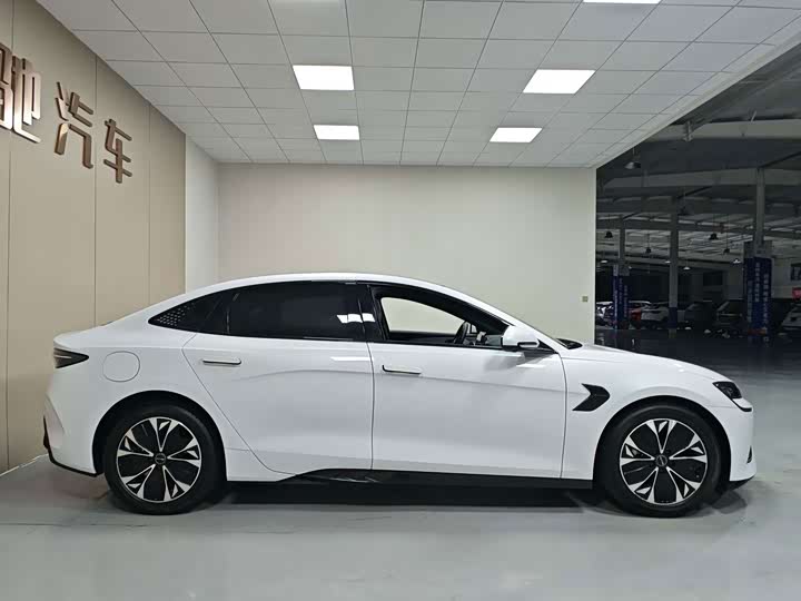 BYD Seal, 2023 — фото 7 из 9