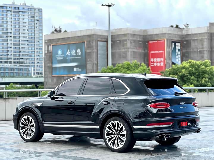 Bentley Bentayga Hybrid, 2024 — фото 5 из 9
