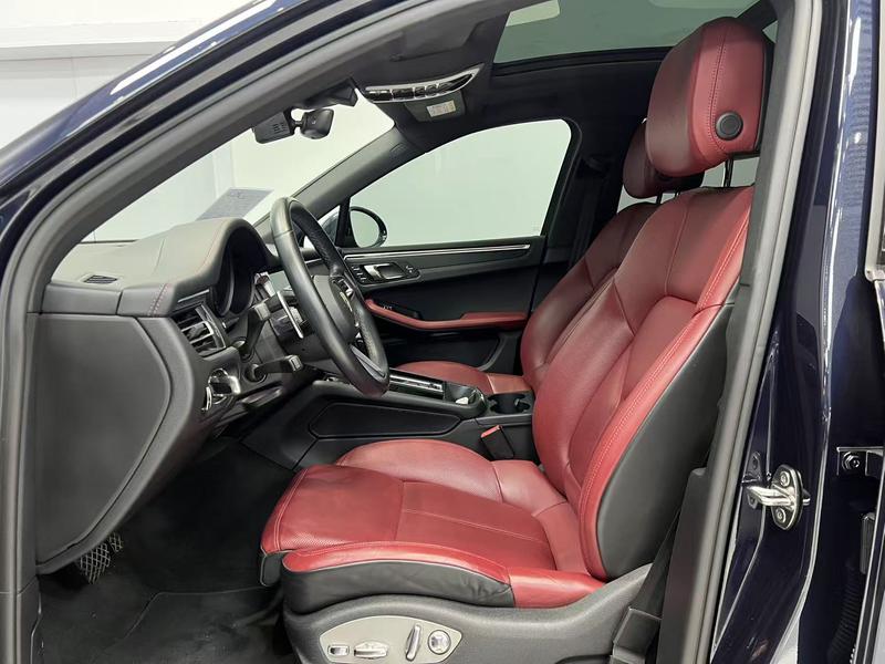Porsche Macan, 2023 — фото 11 из 12