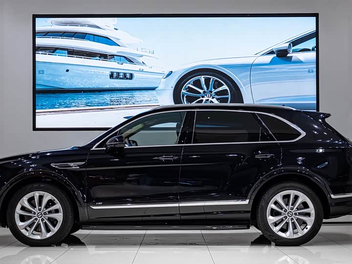 Bentley Bentayga, 2022 — фото 4 из 9
