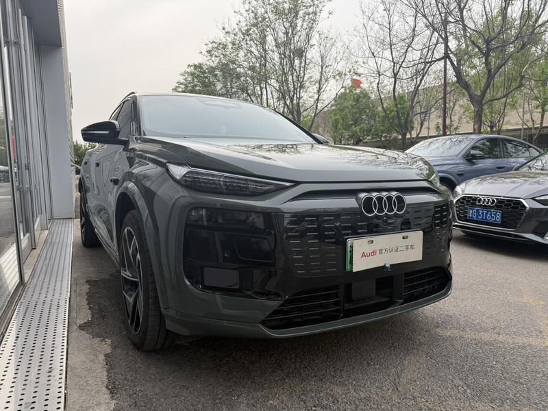 Audi Q6L e-tron, 2025 — фото 3 из 11