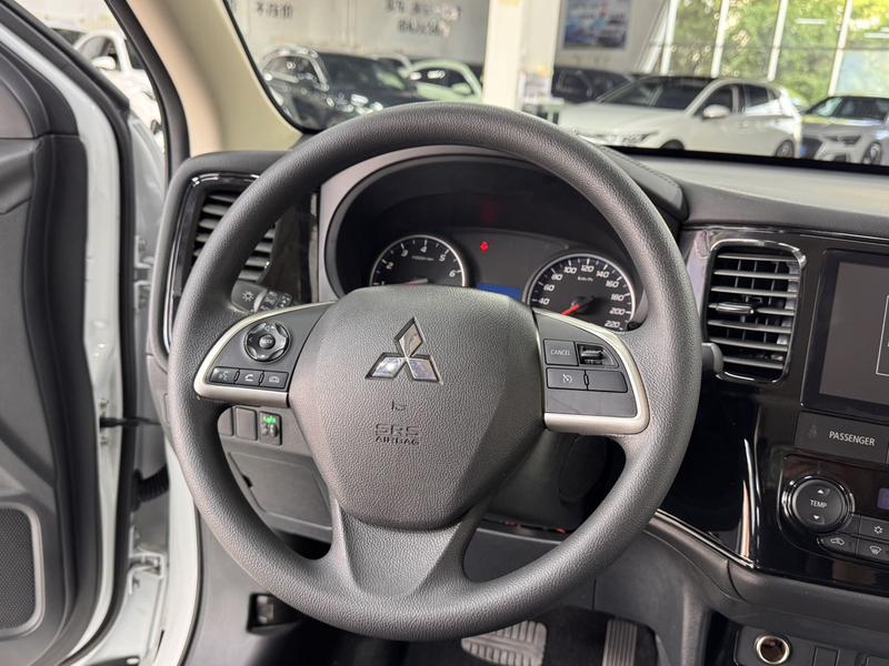 Mitsubishi Outlander, 2022 — фото 9 из 12