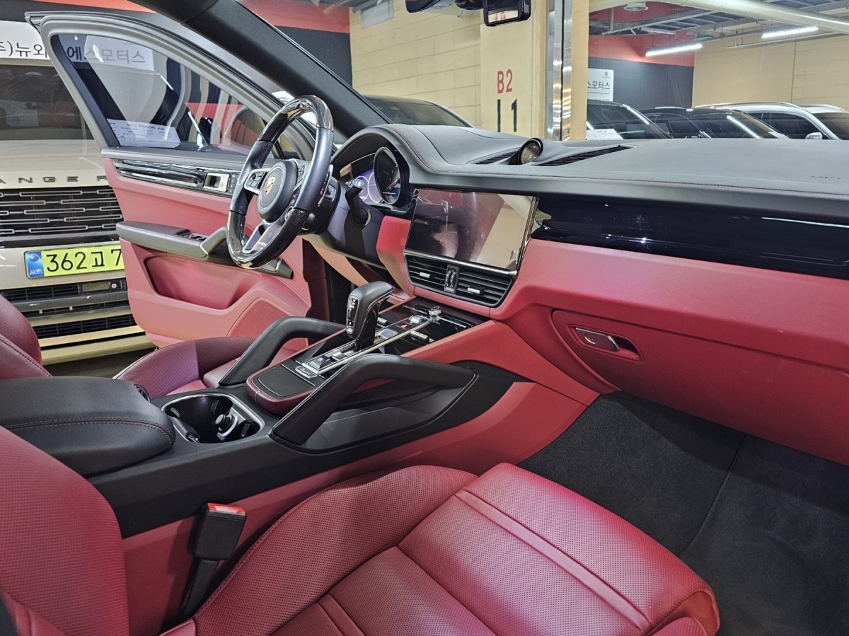 Porsche Cayenne, 2022 — фото 12 из 12