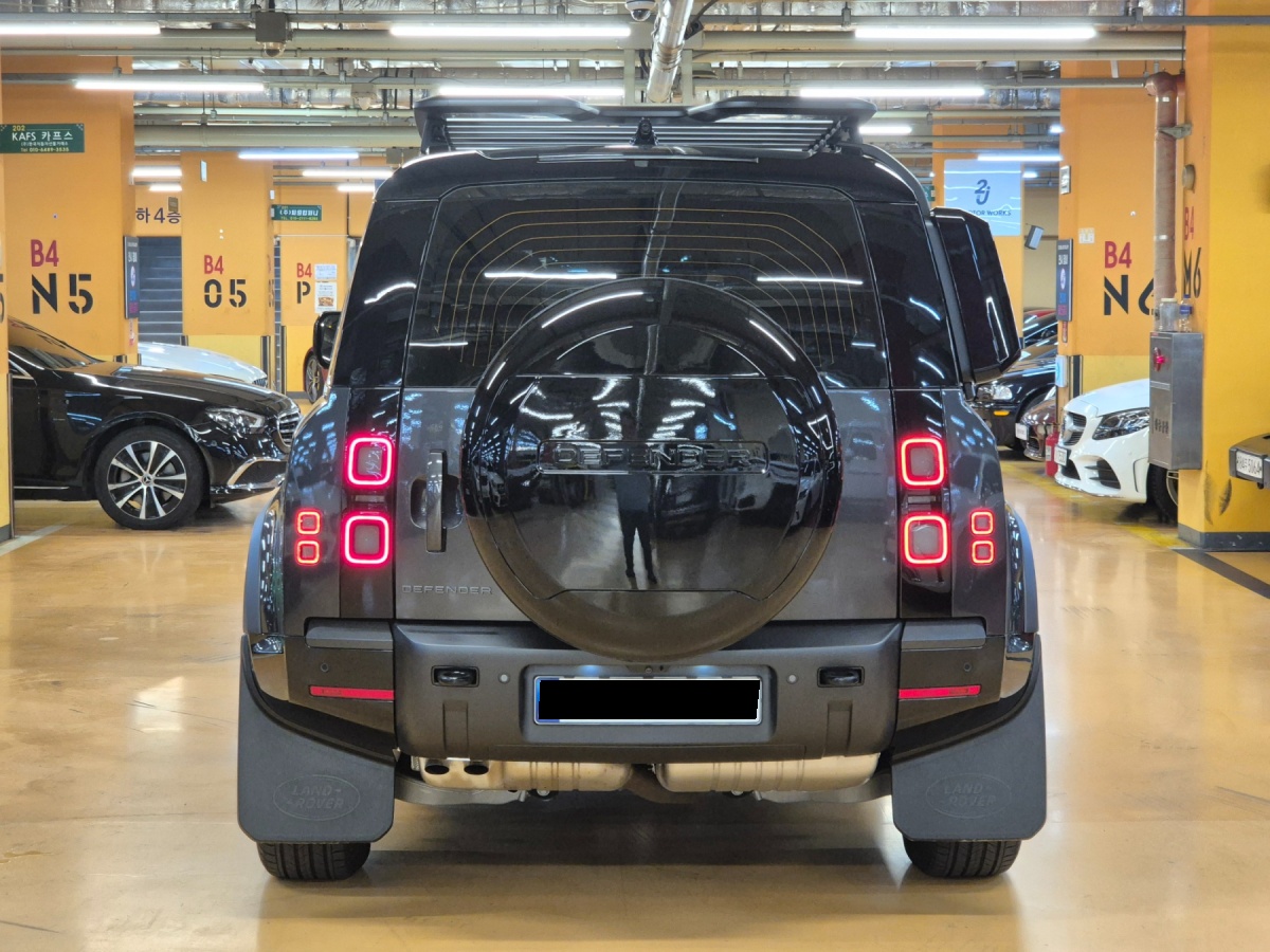Land Rover Defender, 2025 — фото 5 из 12