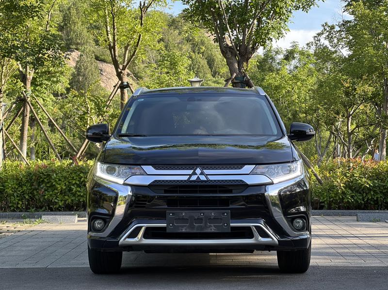 Mitsubishi Outlander, 2022 — фото 2 из 10