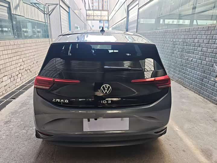 Volkswagen ID.3, 2023 — фото 6 из 9