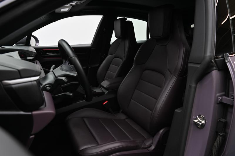 Porsche Macan EV, 2024 — фото 11 из 12
