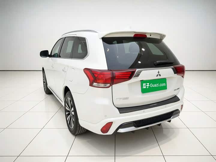 Mitsubishi Outlander, 2021 — фото 4 из 9