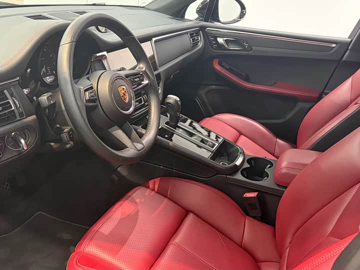 Porsche Macan, 2023 — фото 6 из 9