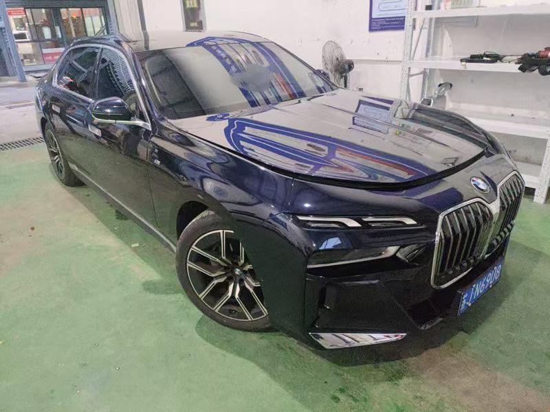 BMW 7 Series, 2025 — фото 2 из 10