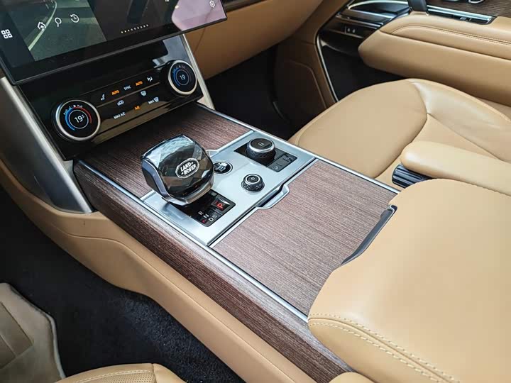 Land Rover Range Rover, 2023 — фото 9 из 9