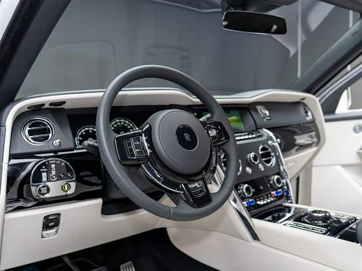 Rolls-Royce Cullinan, 2022 — фото 3 из 9