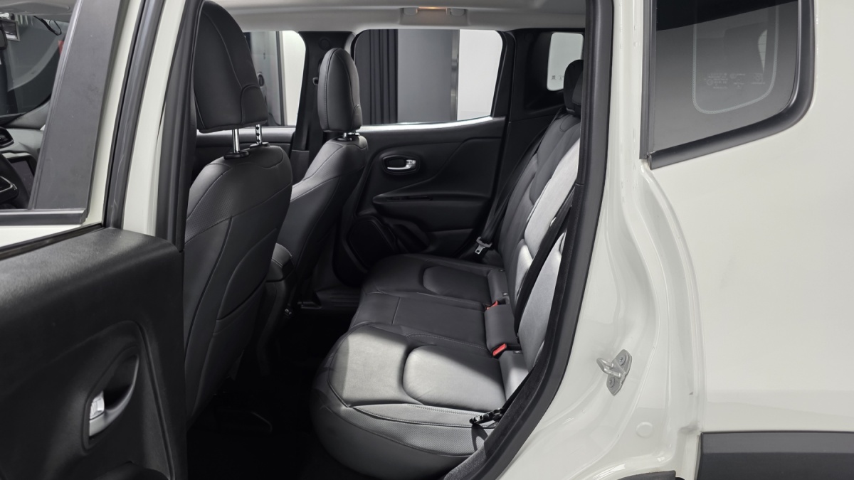 Jeep Renegade, 2022 — фото 12 из 12